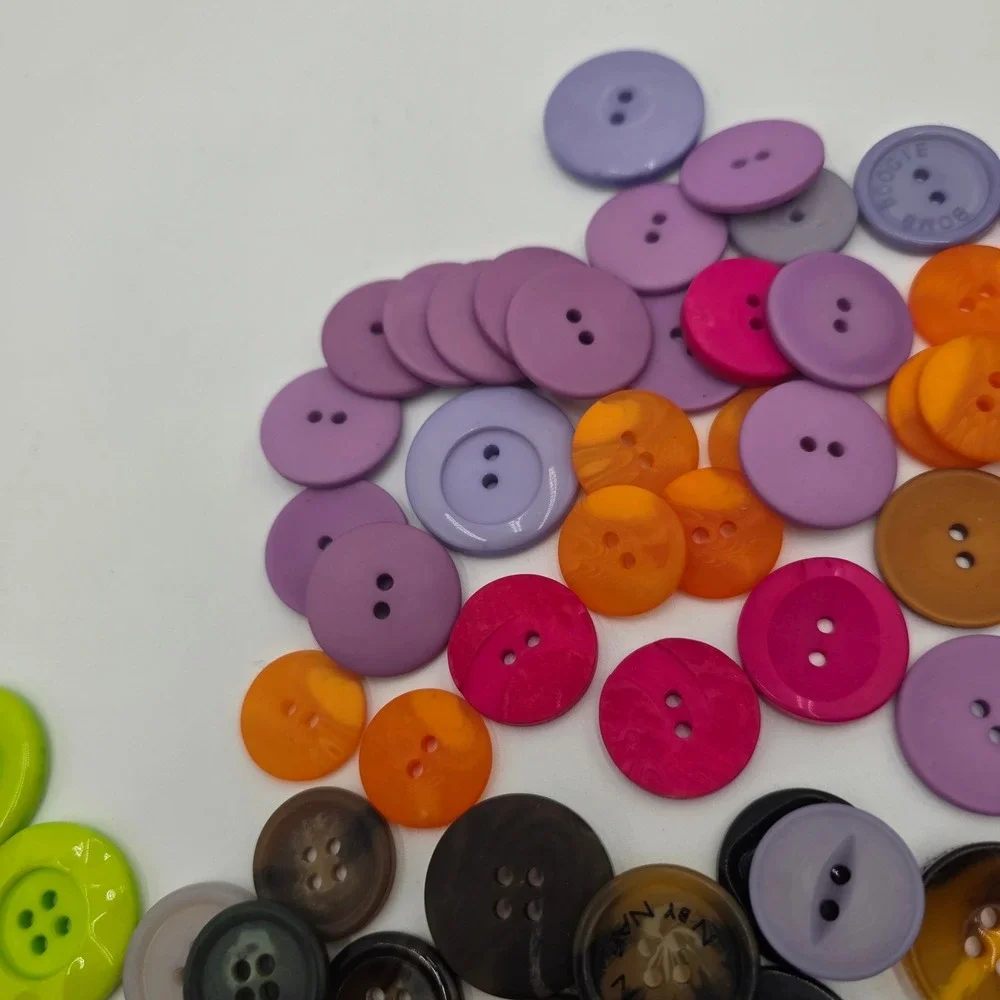 Bulk Lot of 140 Assorted Sewing Buttons Mixed Colors and Sizes Crafting